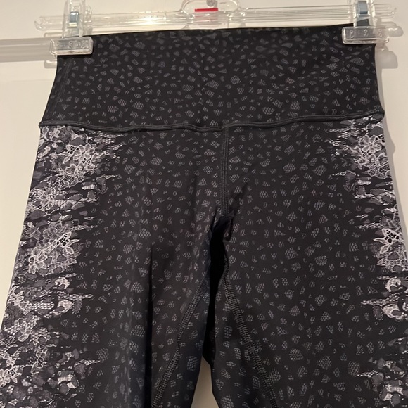 Lululemon leggings - Picture 3 of 6